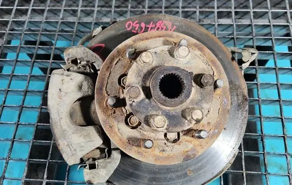 Mitsubishi L200 Front wheel hub spindle knuckle IMPRK1387649