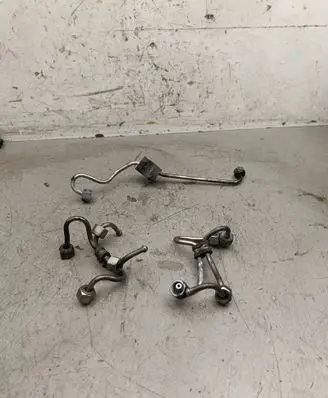 BMW X3 E83 Fuel injector supply line/pipe 