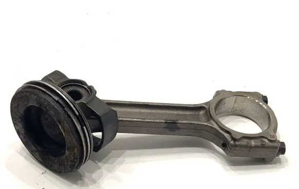 Renault Megane IV Piston with connecting rod 