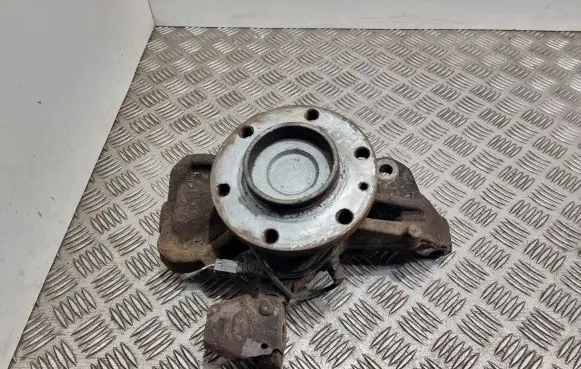 Mercedes-Benz Sprinter W906 Front wheel hub