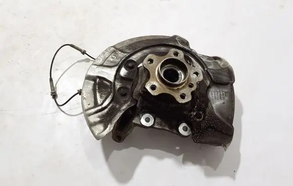 BMW 5 G30 G31 Rear wheel hub 6866335