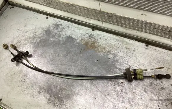 Gear shift cable linkage
