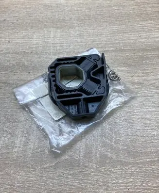 Volkswagen Golf V Radiator mount bracket 1K0121367C