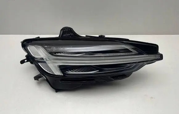 Volvo S90, V90 Headlight/headlamp 