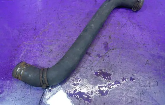 Renault Trafic II (X83) Engine coolant pipe/hose