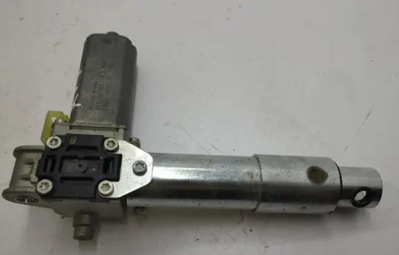 BMW X5 E70 Seat adjustment motor 0390203229