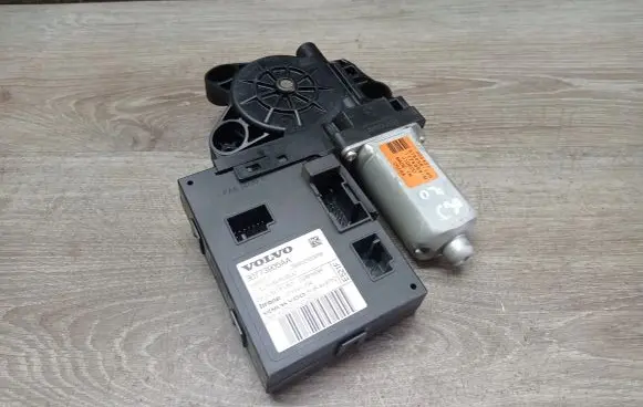 Volvo C30 Front door window regulator motor 979037100 30773905AA