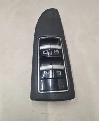 Mercedes-Benz S W221 Electric window control switch 33832201 A2218709610