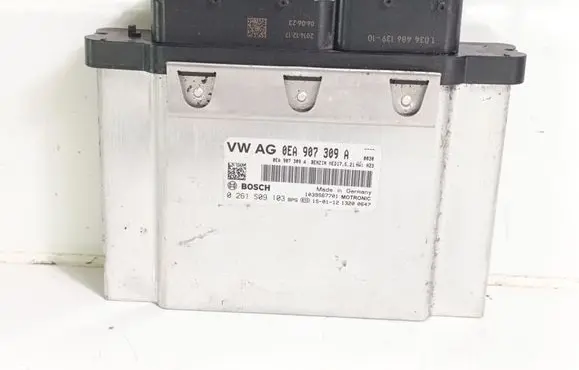 Volkswagen Golf VII Engine control unit/module 0EA907309A 0261S09103
