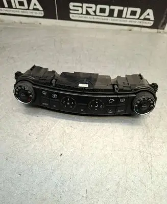 Mercedes-Benz E W211 Climate control unit 2118300490 00030506