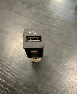 BMW 1 E81 E87 USB socket connector 9167196
