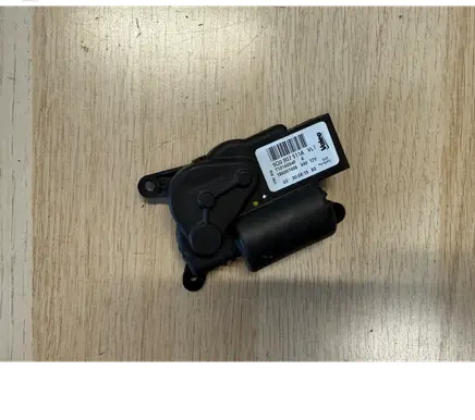Volkswagen e-Golf Air flap motor/actuator 5Q0907511A