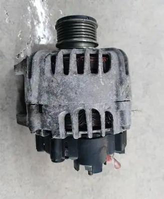 Renault Megane III Generator/alternator 231000027R