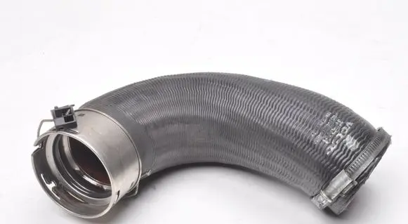 Volvo V60 Intercooler hose/pipe 31657761