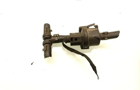 Volkswagen Golf V Vacuum valve 058133459