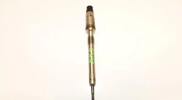 Volkswagen Golf VII Glow plug 0103110102 03L905061G