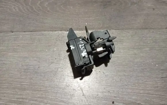 Volvo V40 Ignition lock 28227917 AH4N15607AE