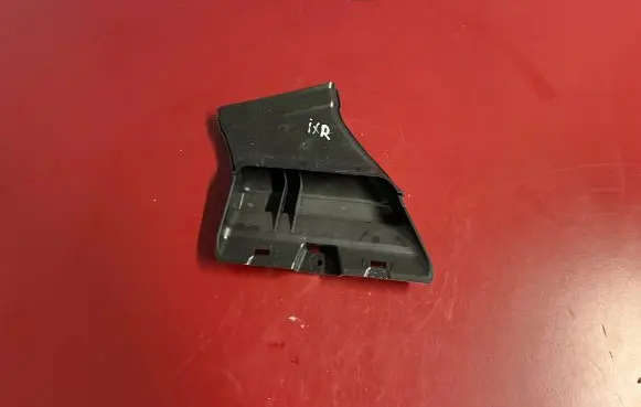 BMW iX Cabin air duct channel 7947984
