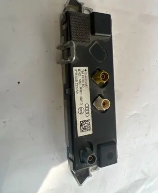 Audi A5 8T 8F Aerial antenna amplifier 8T0035225AA GN2590