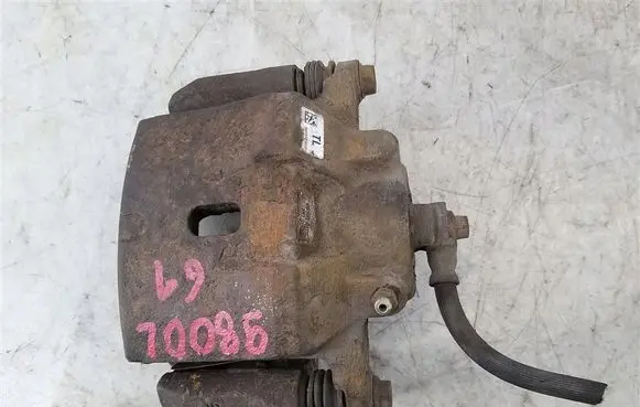 Chevrolet HHR Front brake caliper 