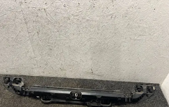 BMW 2 F22 F23 Rear bumper mounting bracket 7285532