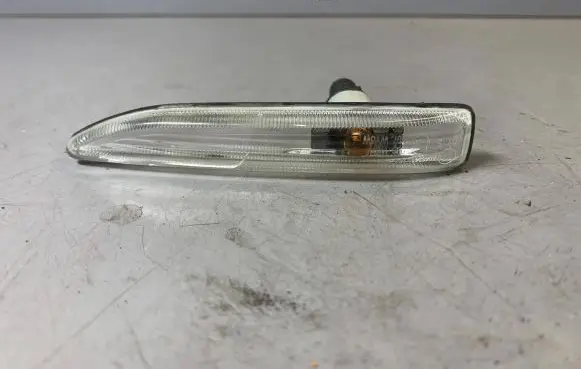 BMW 7 E65 E66 Front fender indicator light 7164758 63137164758