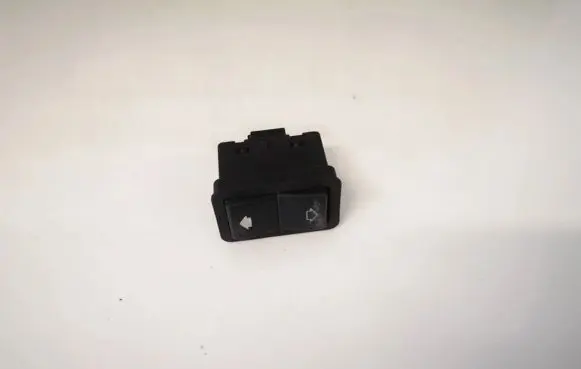 BMW 5 E39 Electric window control switch 8368974