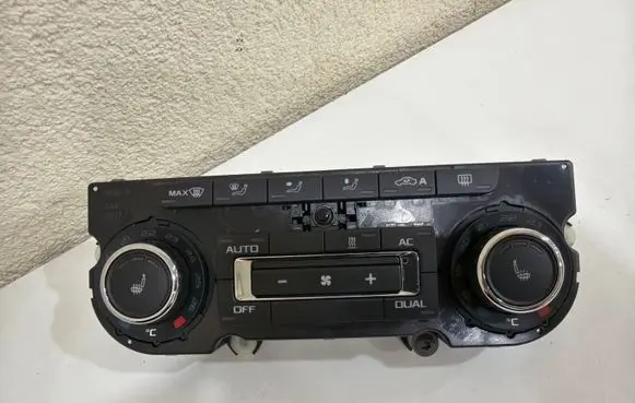 Skoda Octavia Mk2 (1Z) Climate control unit 3T0907044BA
