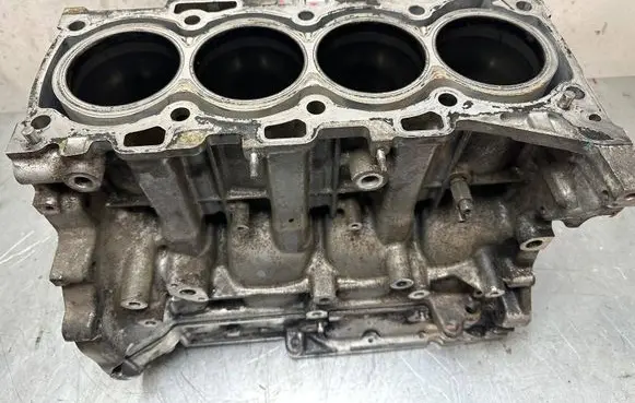 Toyota Avensis T250 Engine block 1AD