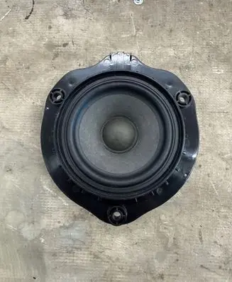 Audi A3 S3 8V Front door speaker 8V0035454A 64742DVJ KW201900