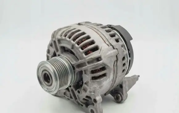 Volkswagen PASSAT B6 Generator/alternator 06F903023F