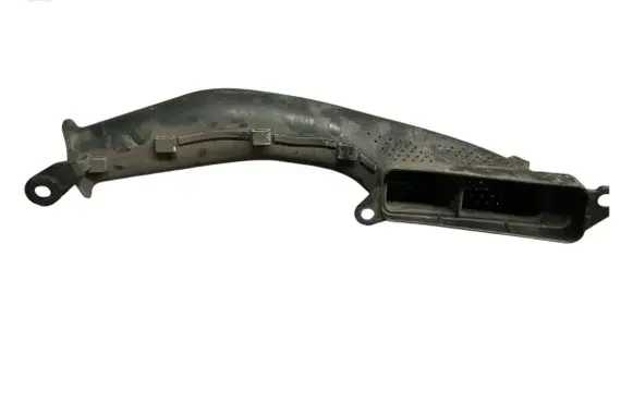 Ford Focus Air intake duct part AV619E635BD 1050704S02