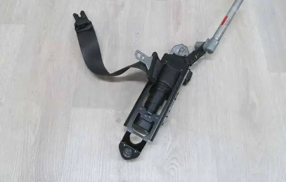 Volvo S60 Front seatbelt 30730991 31546