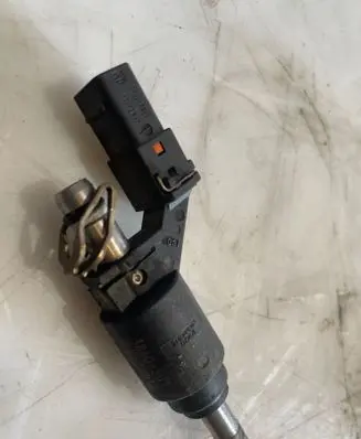 Opel Signum Fuel injector 3860501 3160A00221 24404012