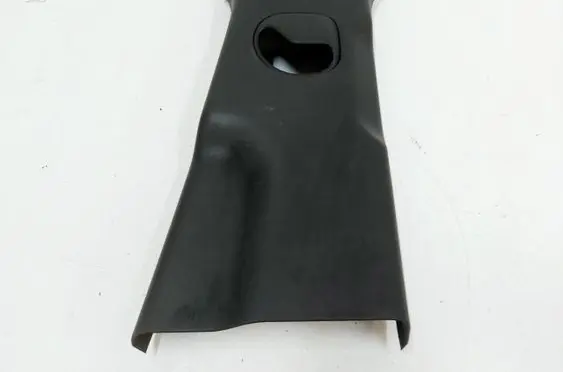 Land Rover Defender (C) pillar trim L8B2-24396-A