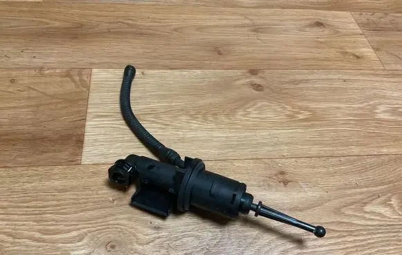 Volkswagen PASSAT B6 Clutch master cylinder 3C0721388C FTA13876