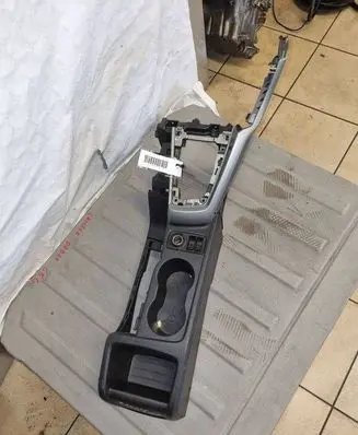 Ford Focus Center console 