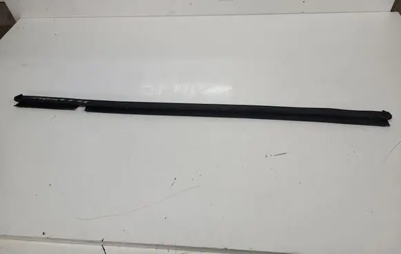KIA Sportage Rubber seal rear door window/glass 