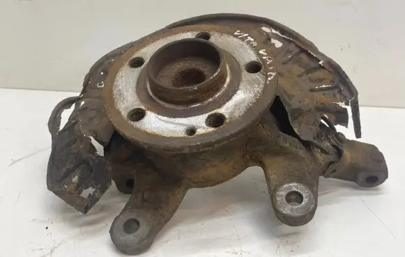 Mercedes-Benz Vito Viano W639 Front wheel hub