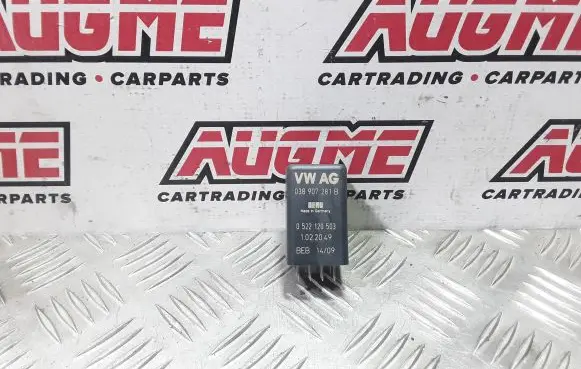 Volkswagen PASSAT B6 Glow plug pre-heat relay 038907281B 1022049 0522120503
