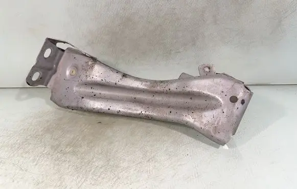 Audi TT TTS Mk2 Fender mounting bracket 8j0821135f