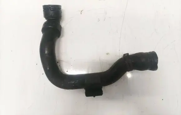 Volkswagen PASSAT B5.5 Engine coolant pipe/hose 8d0121101ad