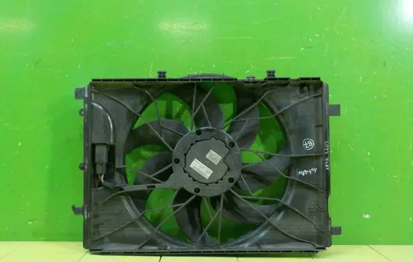 Mercedes-Benz E C207 W207 Fan set A2045000293