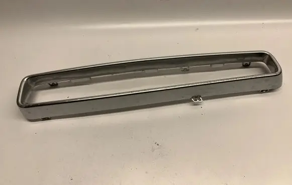 Dodge Challenger Front grill 15LA134AA 15LA118AA