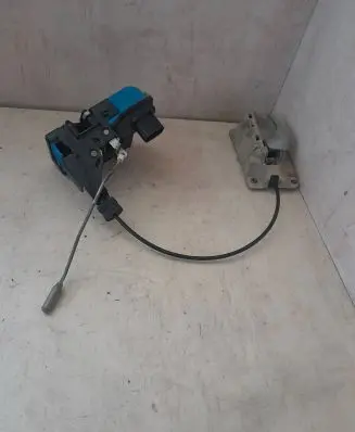 Volvo S60 Front door lock 30634614