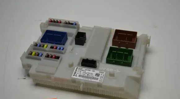 Volvo V60 Fuse module BG9T14C256GA 31327996AA 3659AF01125TP