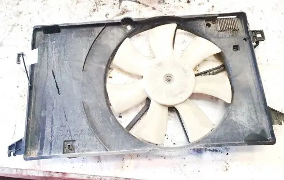 Mazda 5 Radiator cooling fan shroud