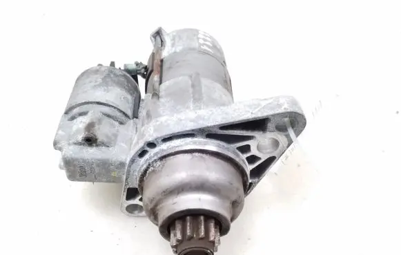 Volkswagen Golf V Starter motor 02Z911023H