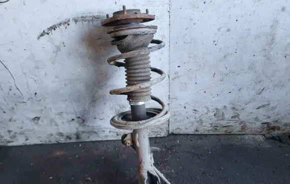 Toyota Prius (NHW20) Front shock absorber with coil spring