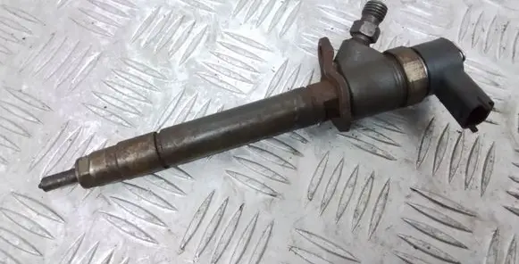 Fuel injector